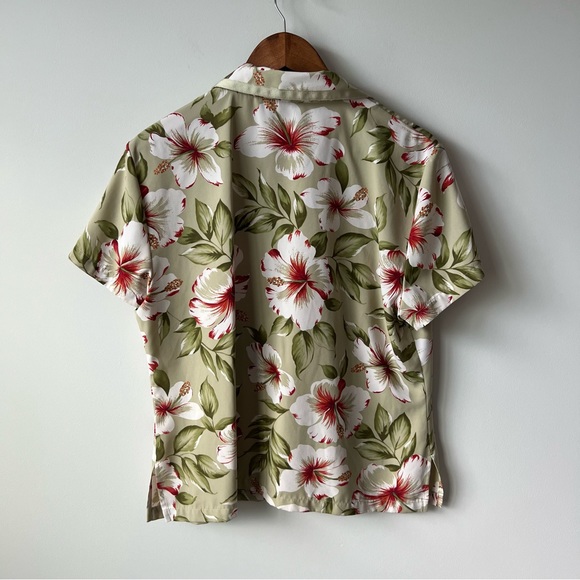 Judith Hart Collection Button Up - Picture 2 of 5